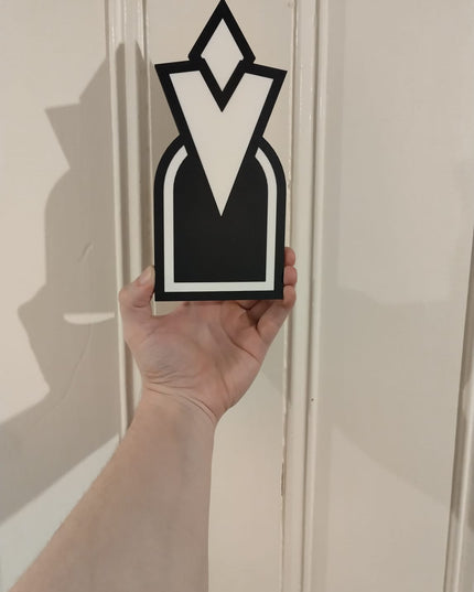 Skyrim Large quest marker - homemade Door sign
