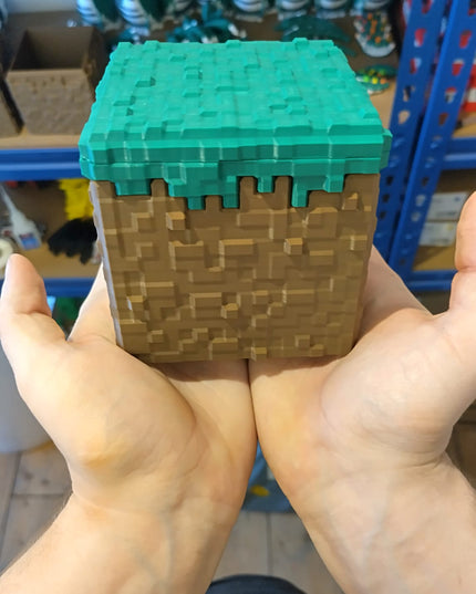 Giant Grass block pixel - with opening lid